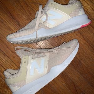 New Balance tennis shoes